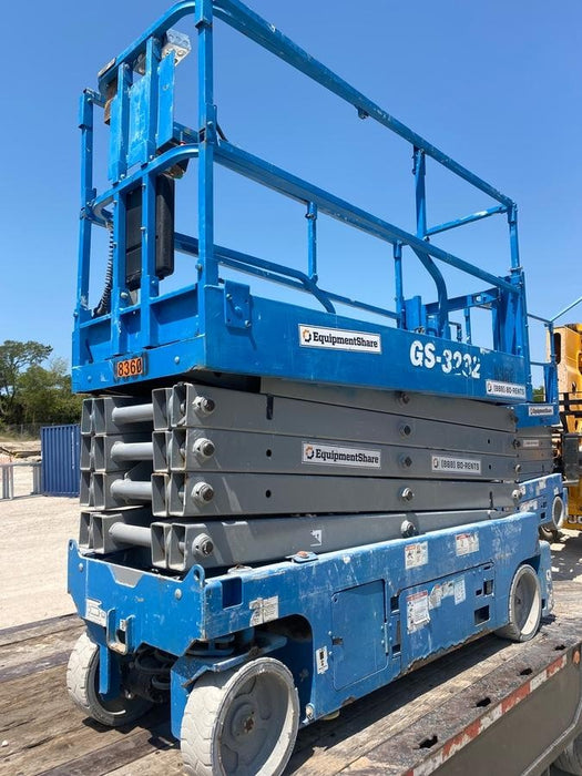 2018 Genie GS-3232 Genie GS3232 Lift w/Folding Rails and Swing Gate