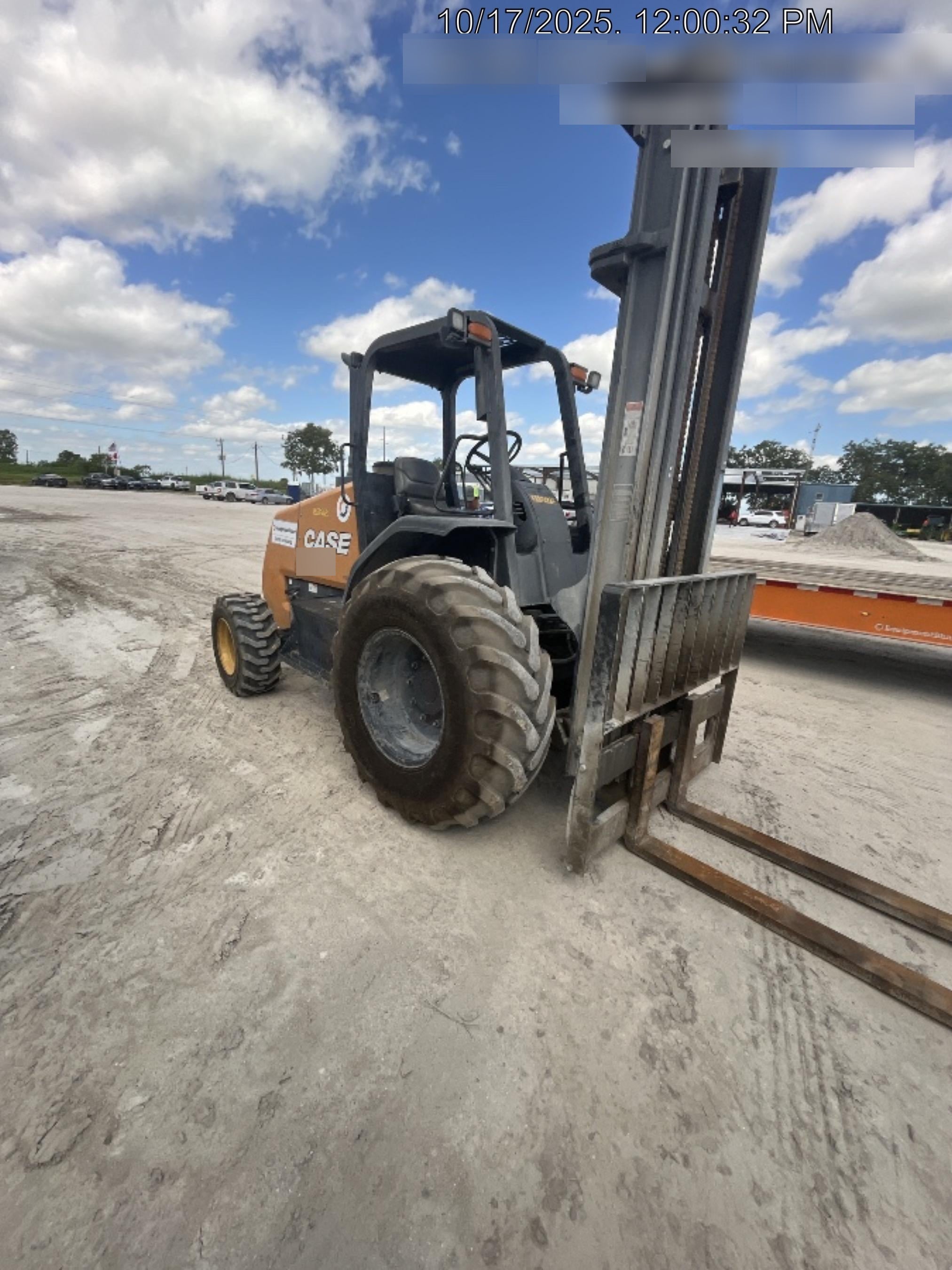 2023 CASE 588H