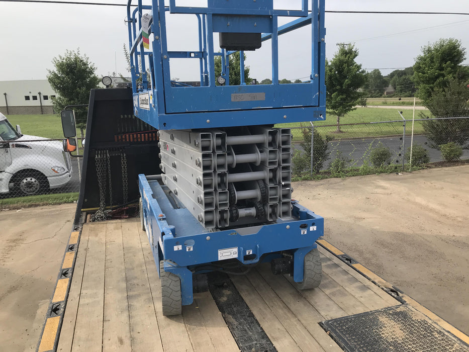 2019 Genie GS-4047 Folding rails with half height swing gate
