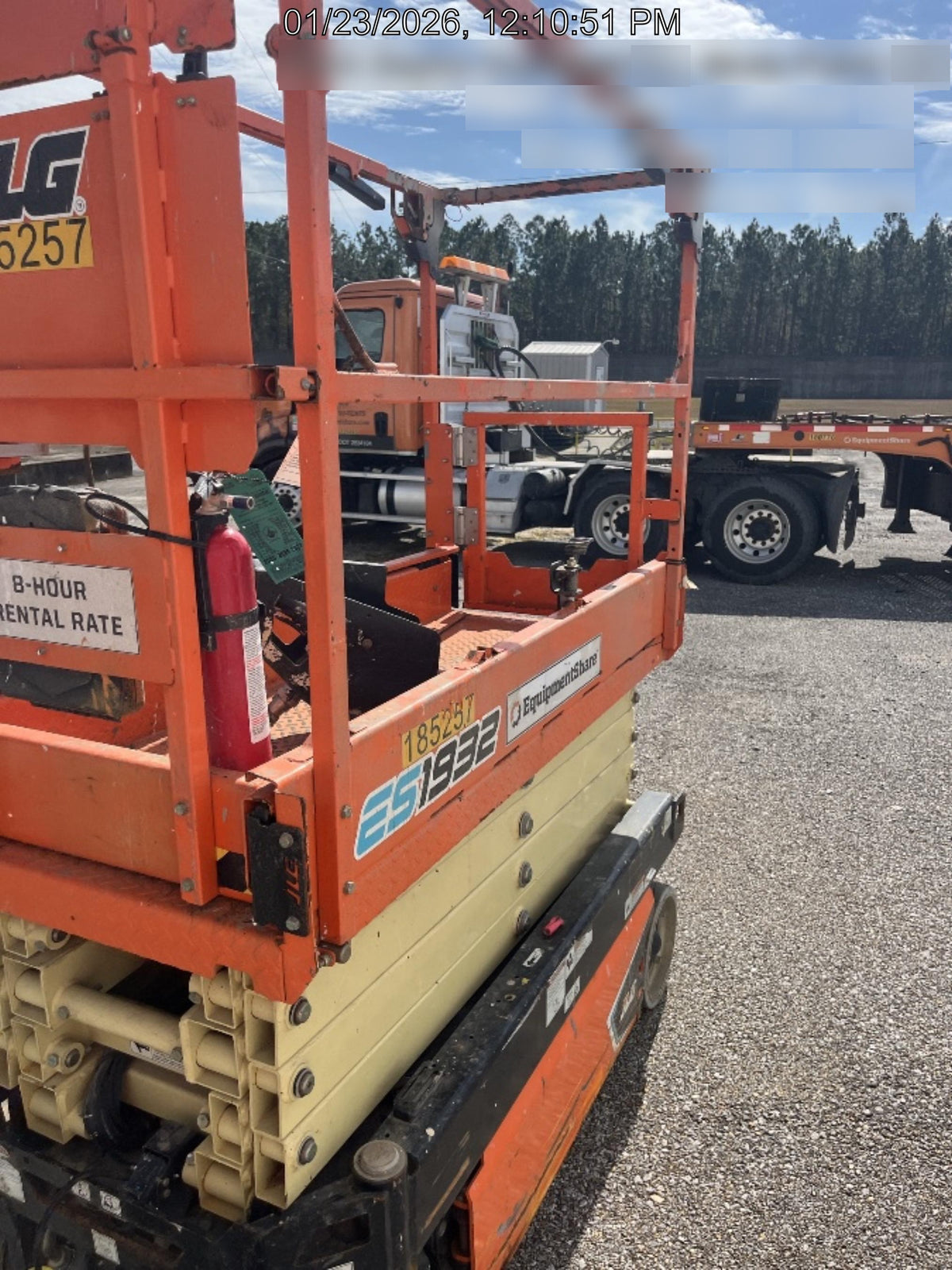 2021 JLG ES1932