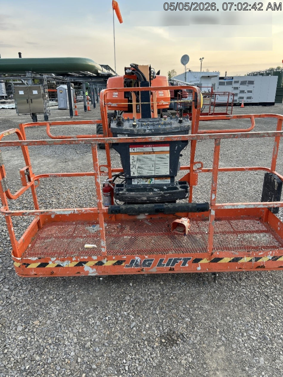 2022 JLG 660SJ