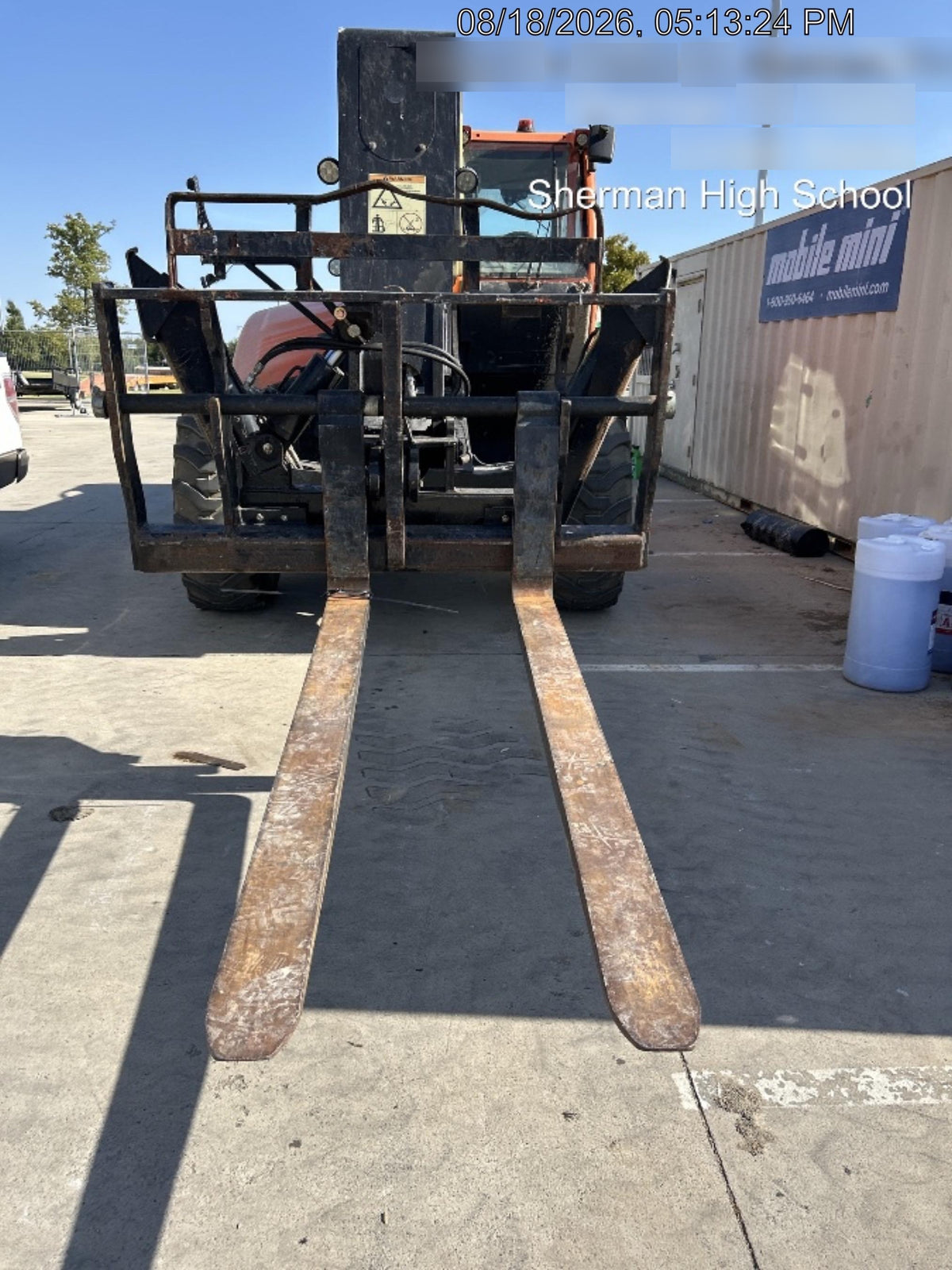 2021 JLG 1075