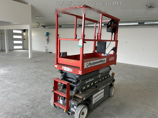 2020 Skyjack SJIII-3219 Solid NM Tires, Half height spring hinged entry gate, Dual Beacons, 800W Inverter