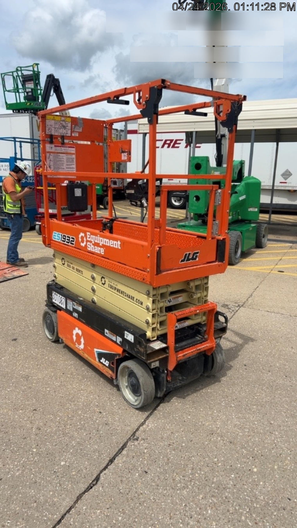 2023 JLG ES1932