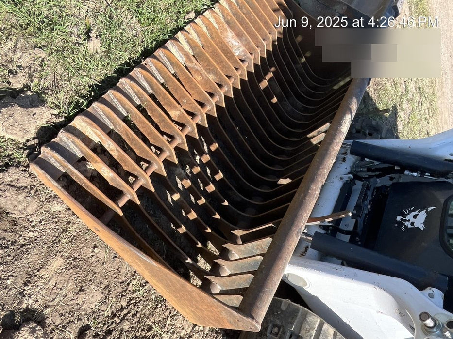 2019 BOBCAT 74" Rock Bucket - Bobcat