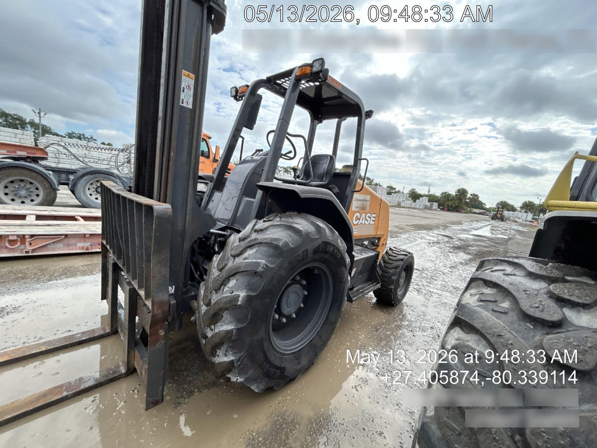 2022 CASE 586H