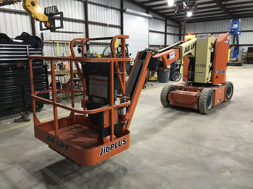 2019 JLG E300AJP