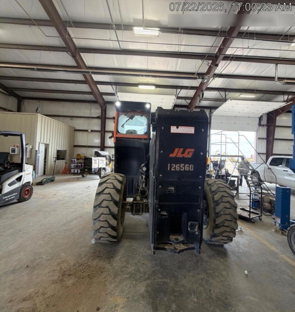 2021 JLG 1075