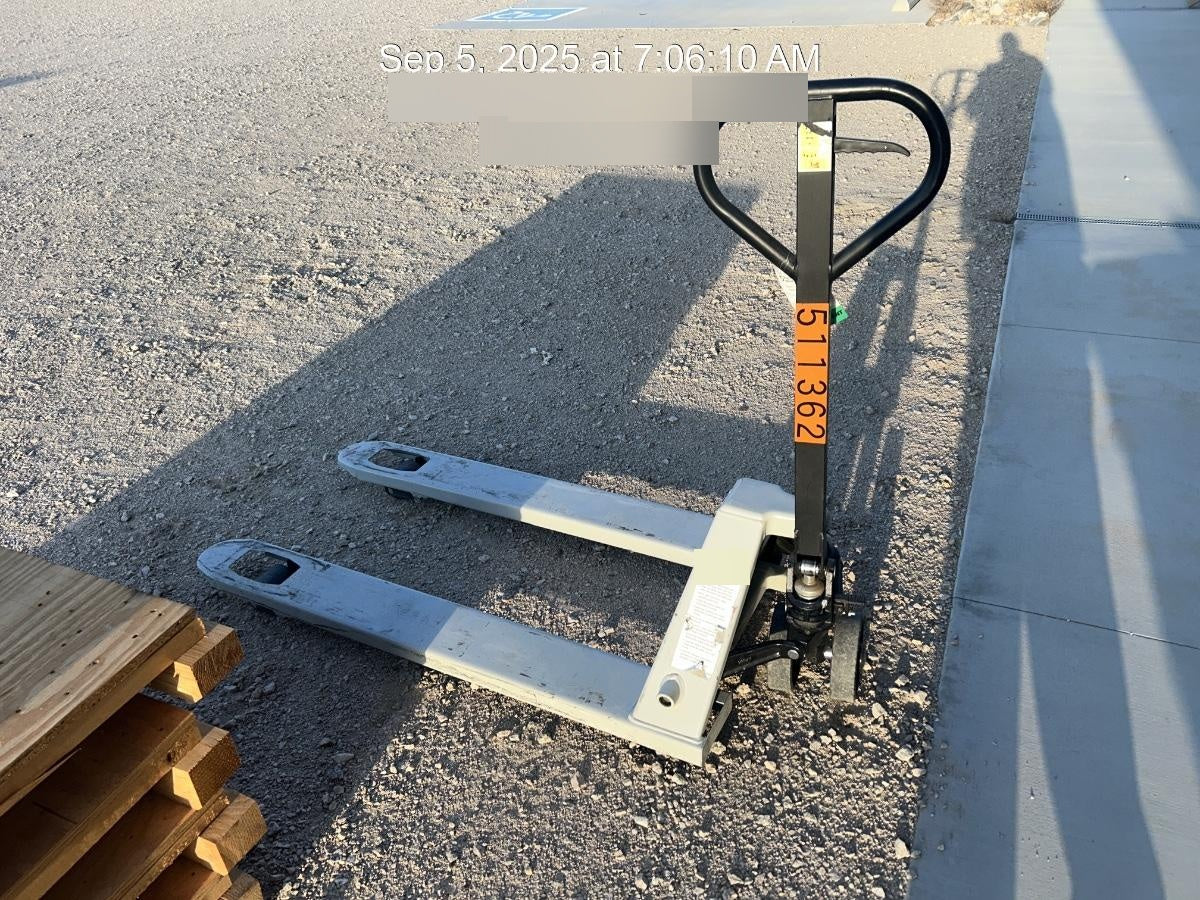 2025 STRONGWAY 4400 lb Pallet Jack