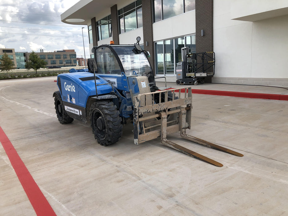 2020 Genie GTH-5519 Cab/Heat/Air, Solid Tires, Work Lights, Beacon, Aux Hydraulics, Back up Alarm