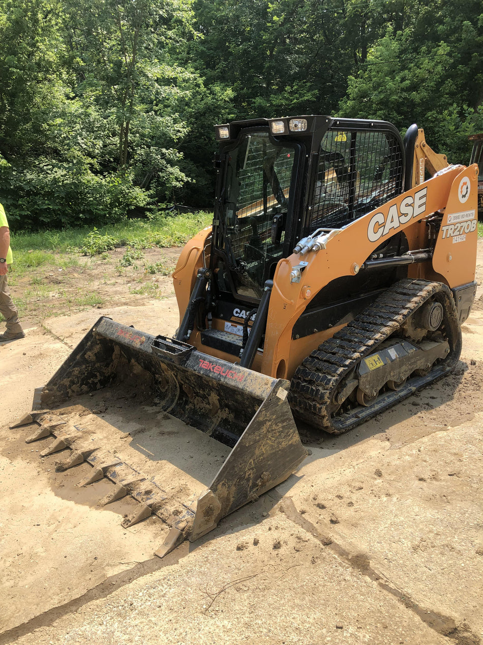 2021 CASE TR270B