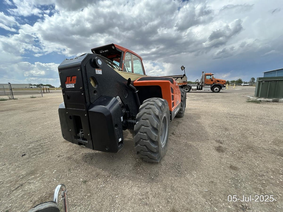 2025 JLG 1732