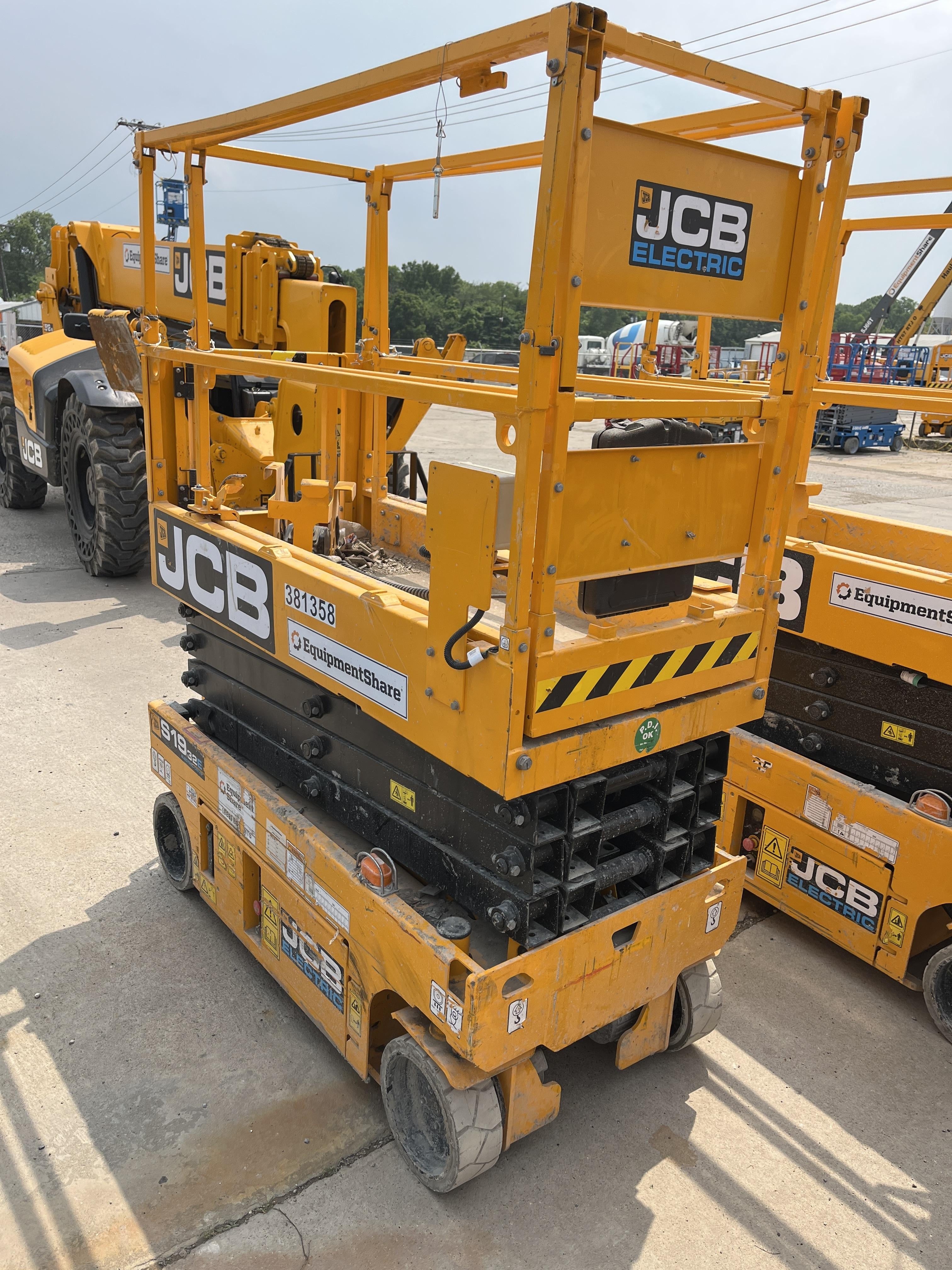 2024 JCB S1932E