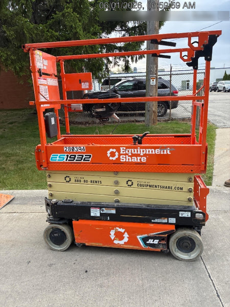 2022 JLG ES1932