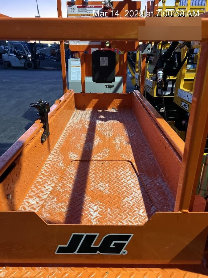 2024 JLG ES1932