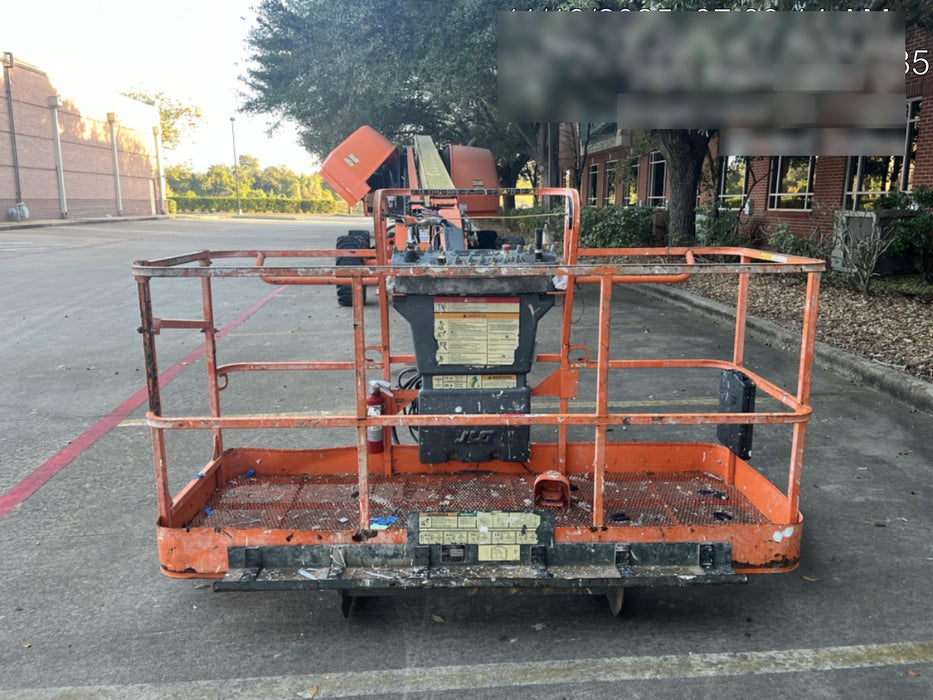 2019 JLG 660SJ