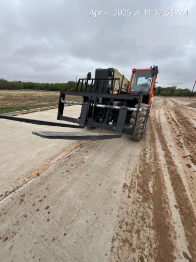2025 JLG 1732