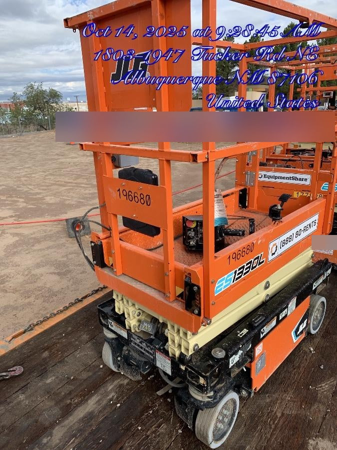 2021 JLG ES1330L
