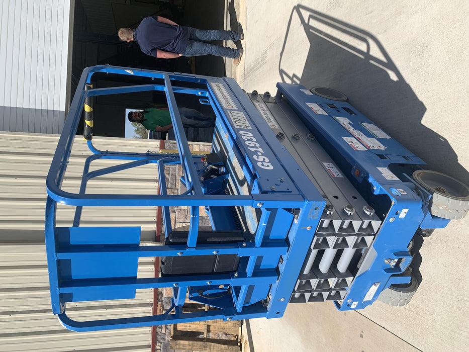 2019 Genie GS-1930 Fixed Rails with Chain Entry