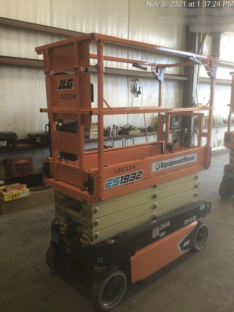 2021 JLG ES1932
