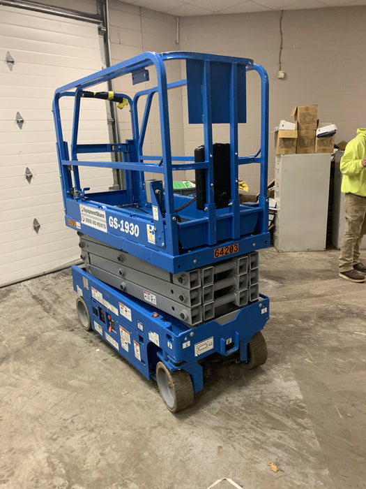 2020 Genie GS-1930 Solid Non Marking Tires, Beacon, Folding rails with half height swing gate