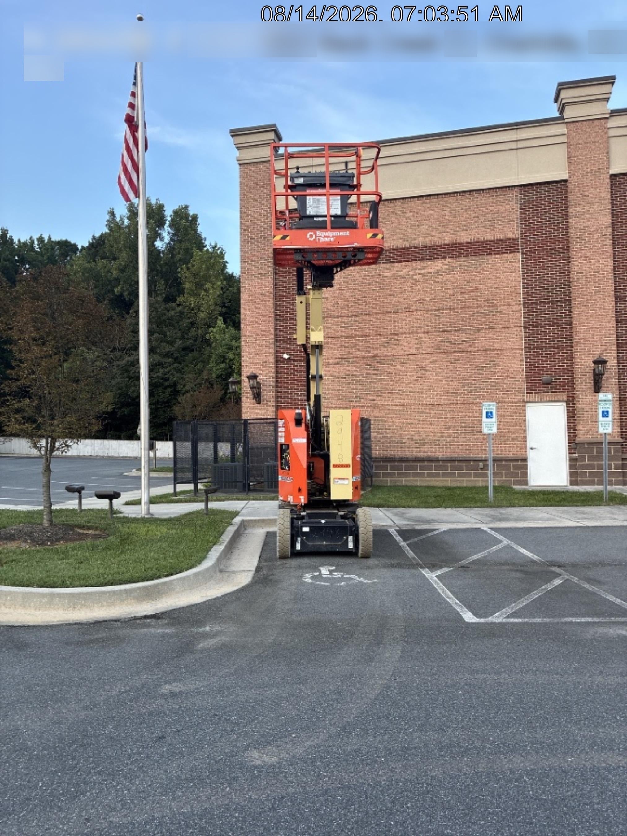 2025 JLG E300AJP