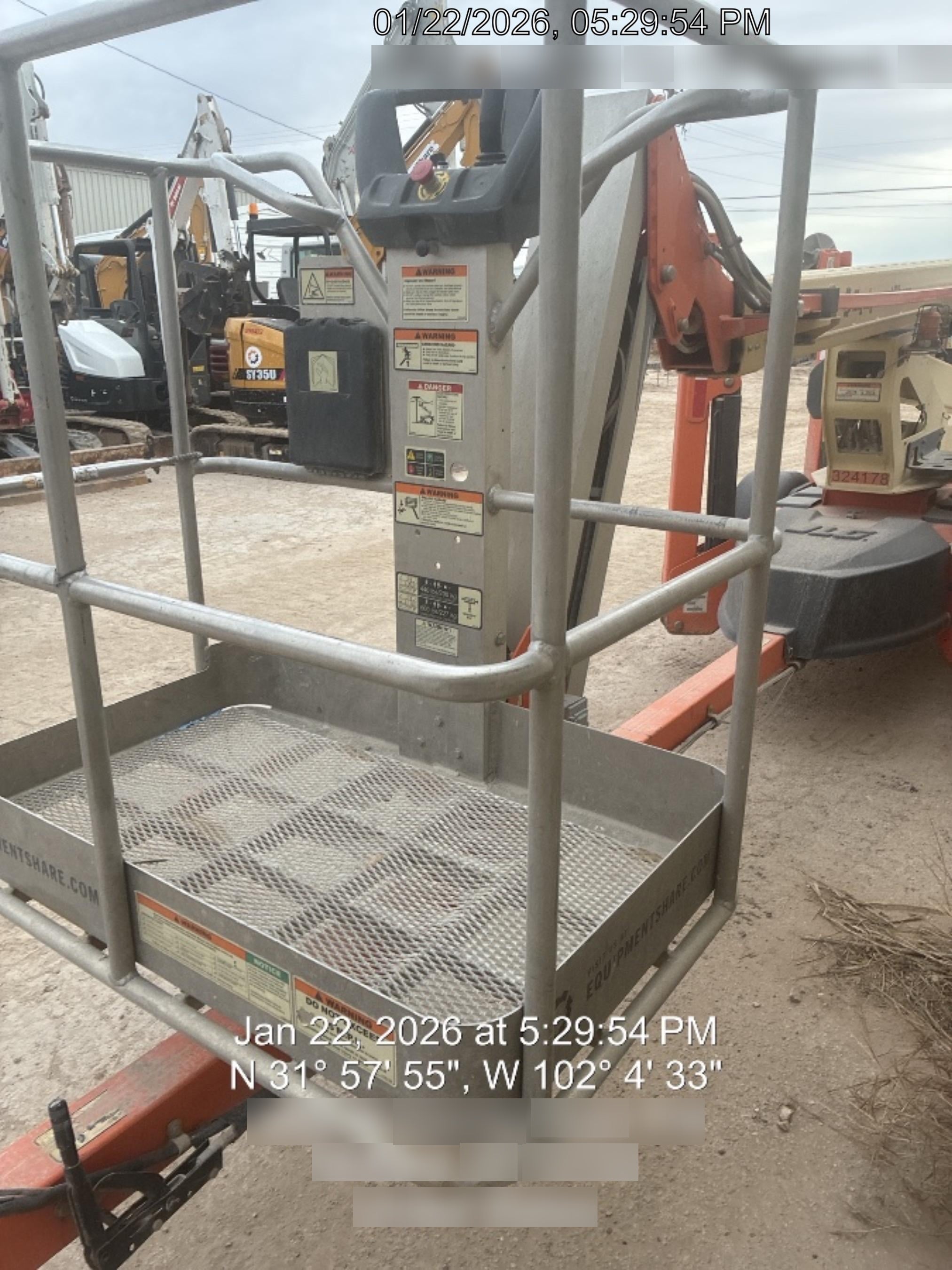 2023 JLG T500J