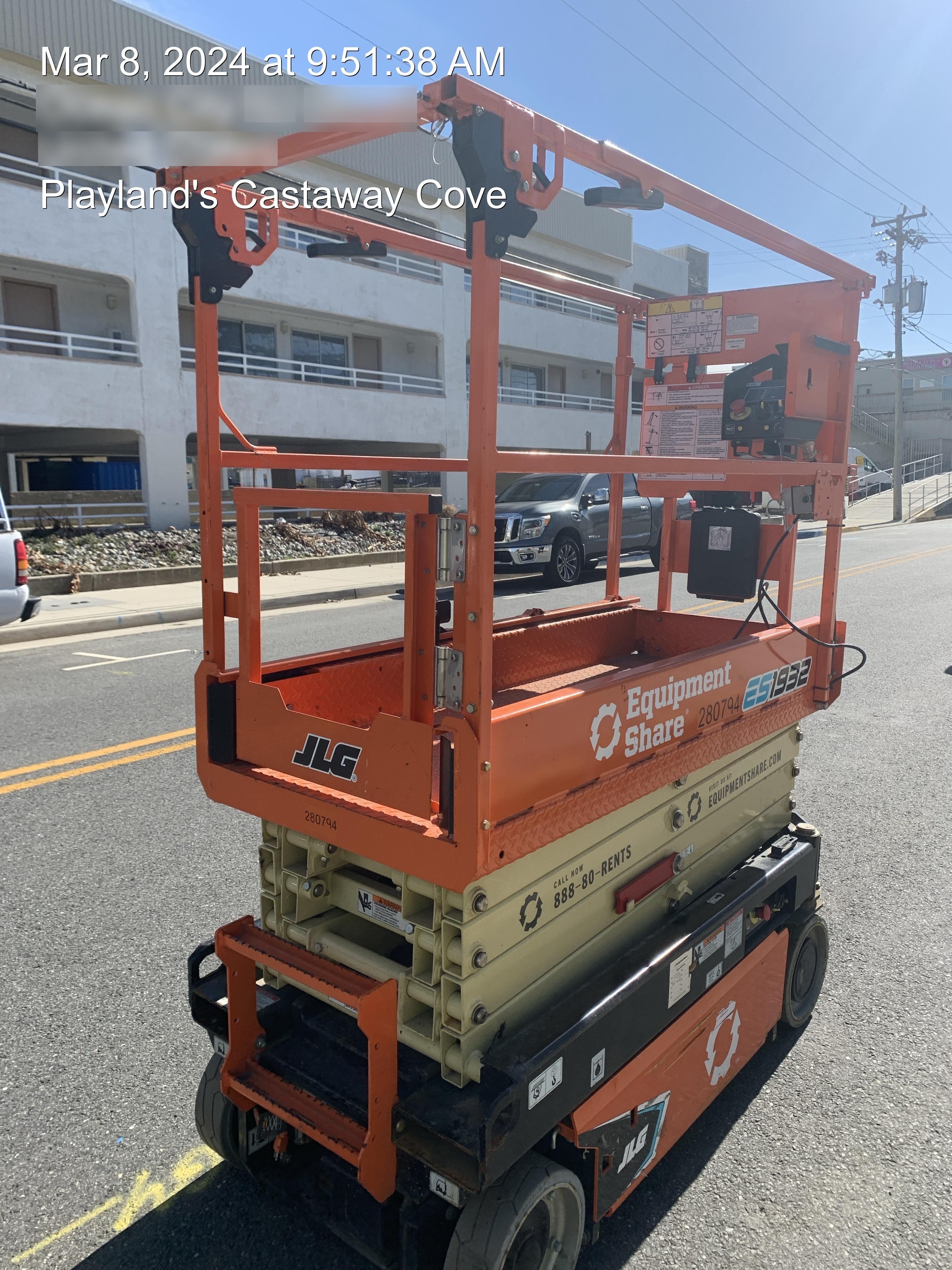 2022 JLG ES1932