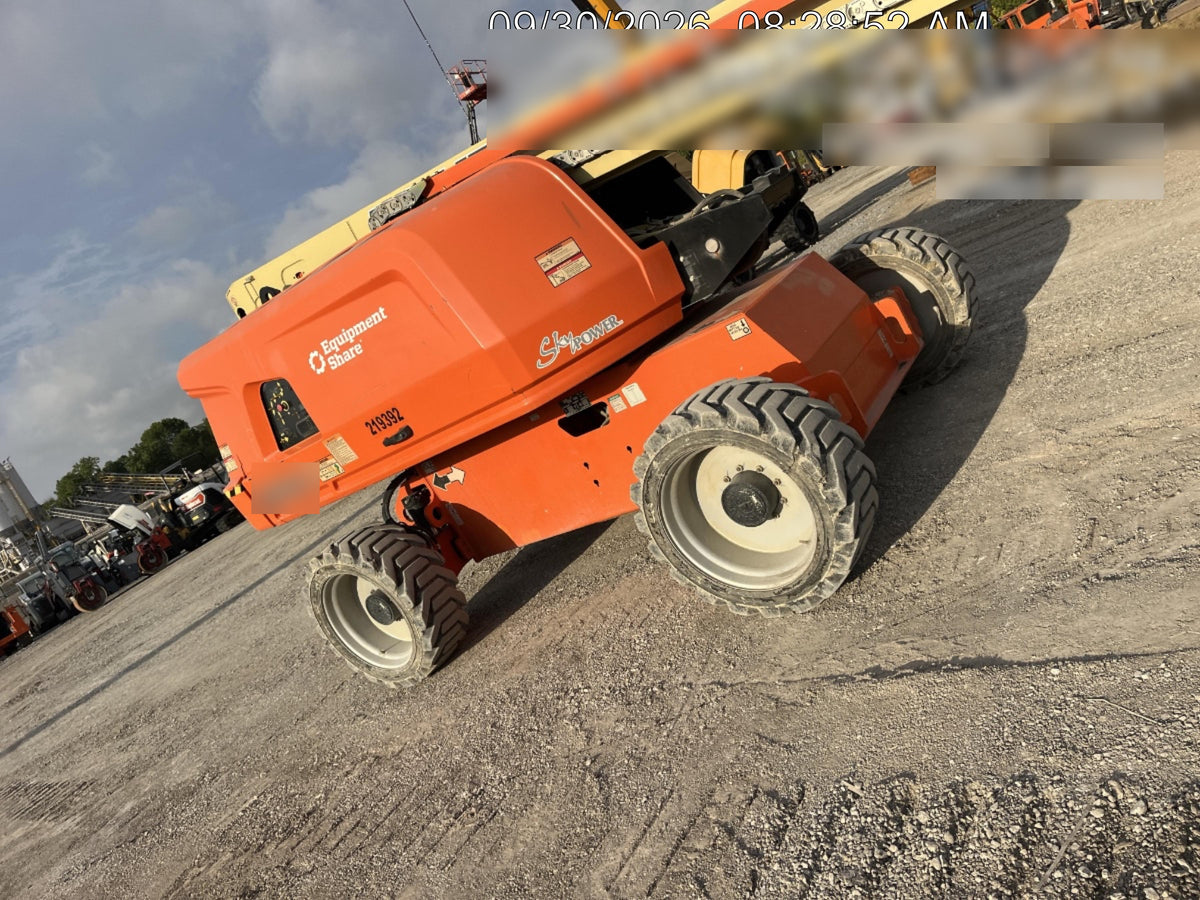 2022 JLG 660SJ