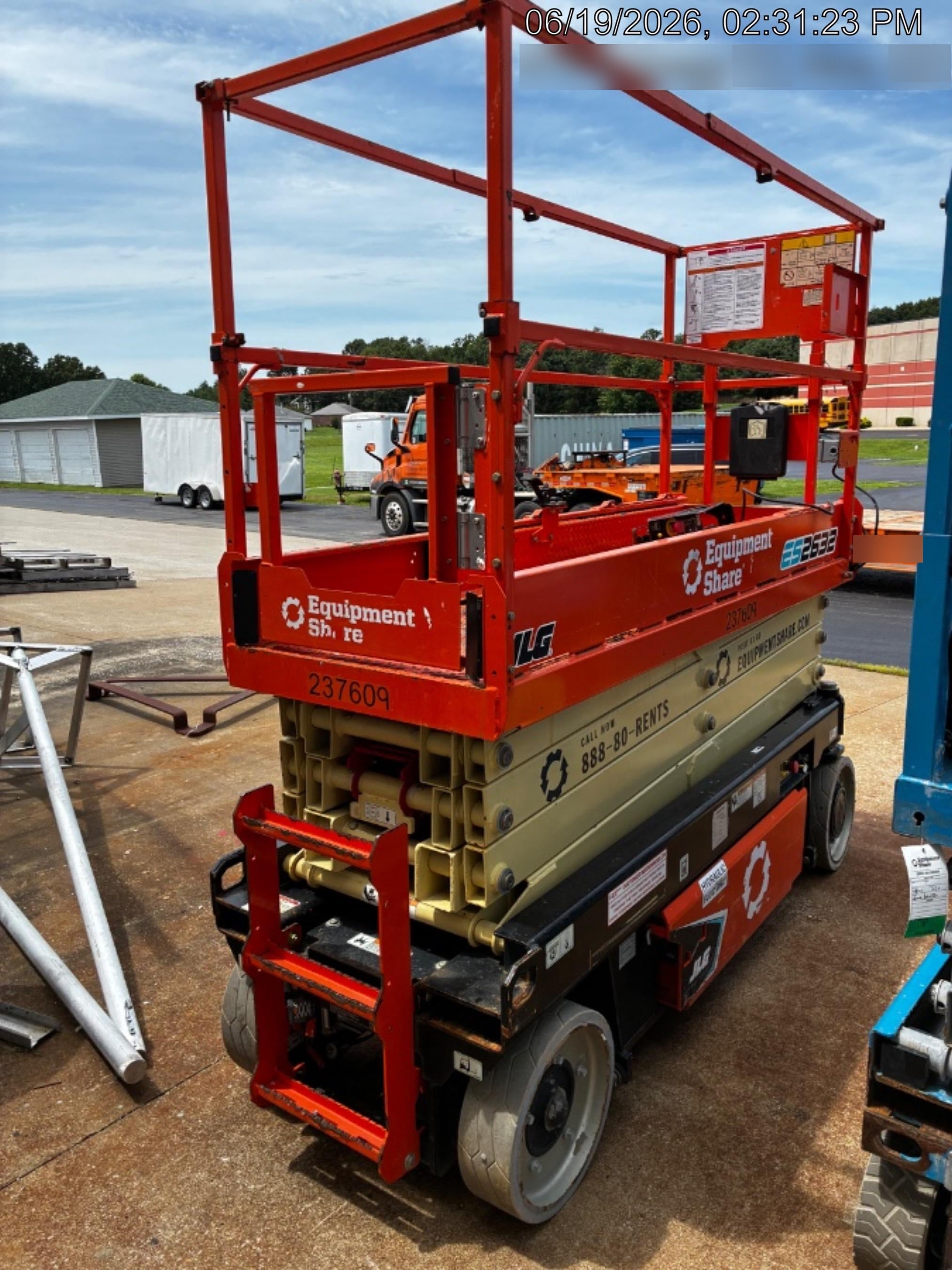 2022 JLG ES2632