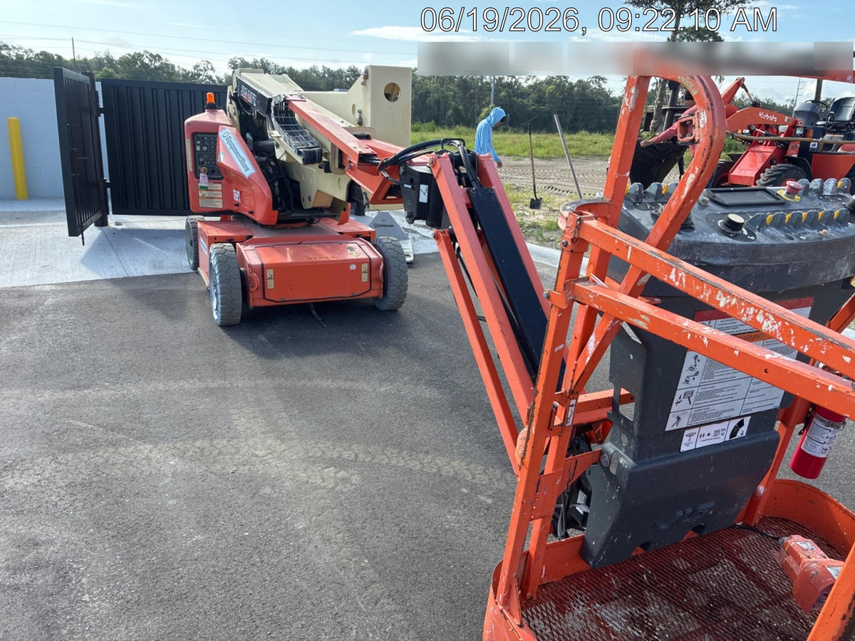 2019 JLG E400AJPN