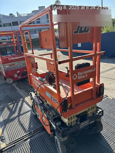 2022 JLG ES1330L