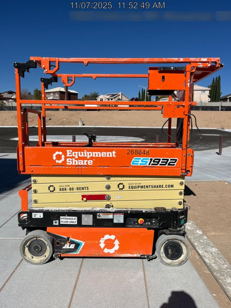2022 JLG ES1932