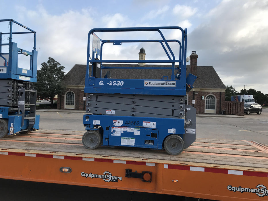 2019 Genie GS-1930 Fixed rails with chain Entry