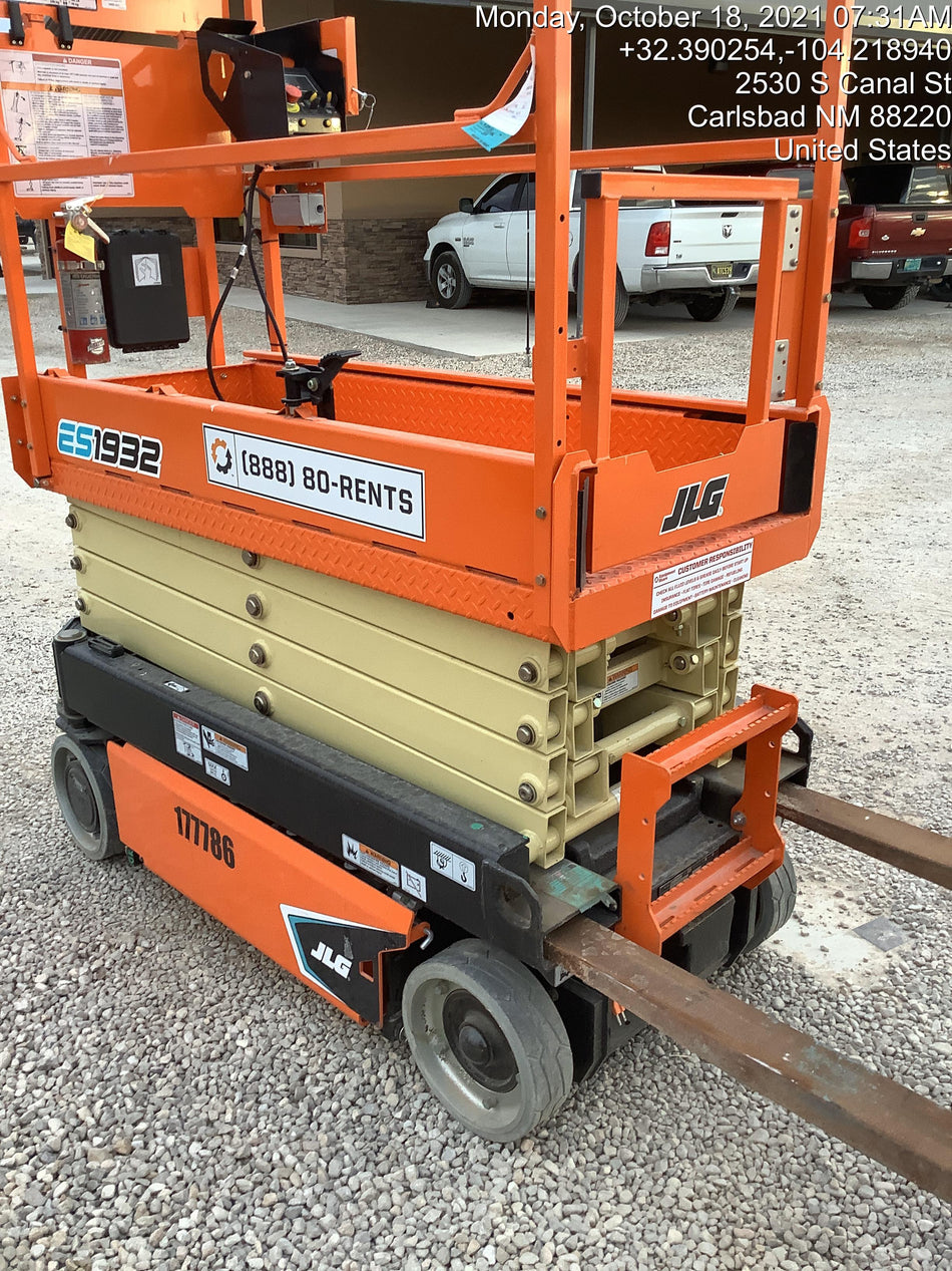 2021 JLG ES1932