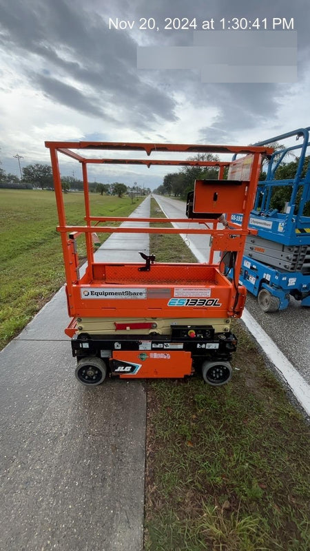2021 JLG ES1330L