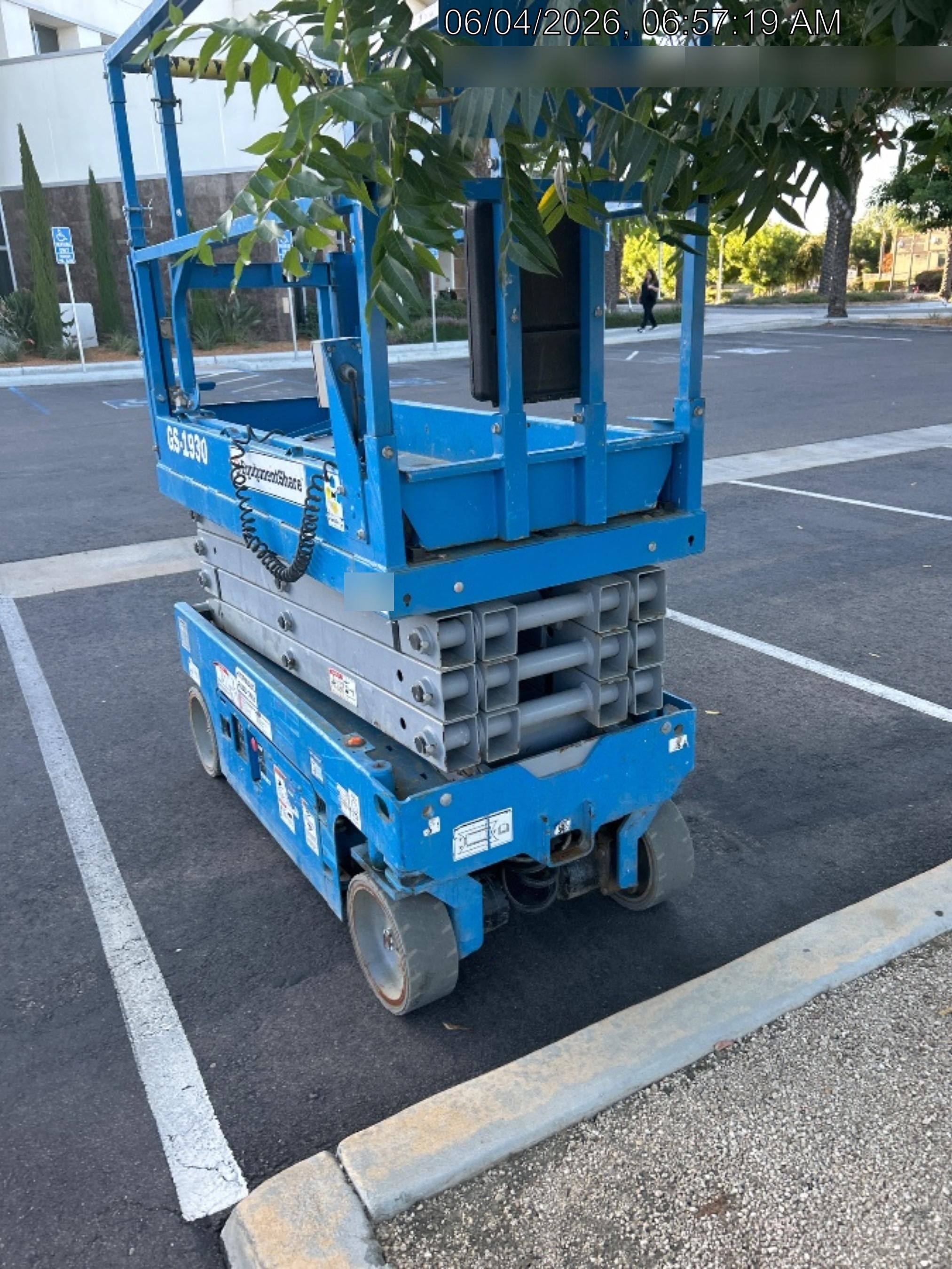 2020 Genie GS-1930 Solid Non Marking Tires, Beacon, Folding rails with half height swing gate, 800W Inverter
