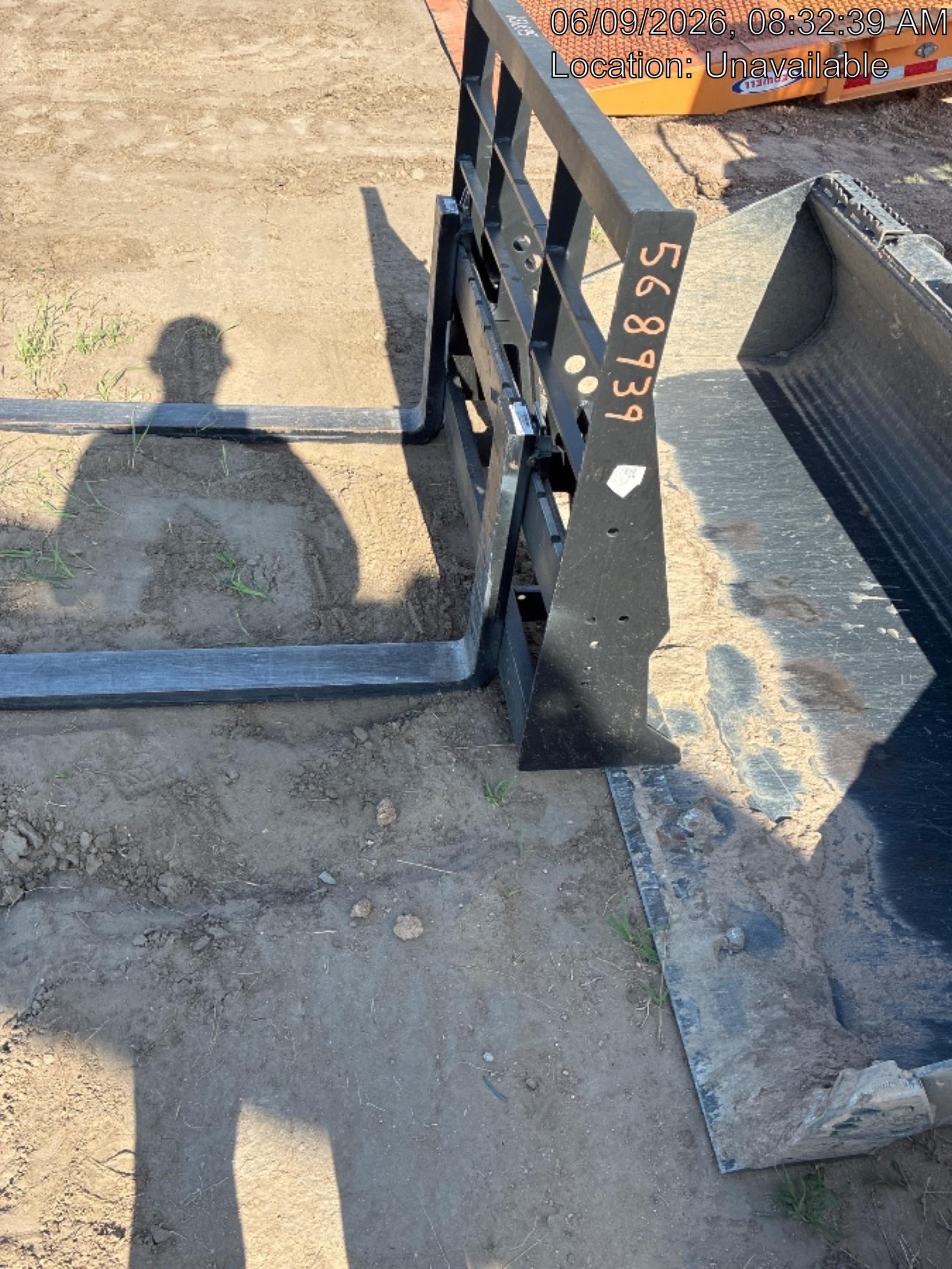 2025 ARROW MATERIAL HANDLING 48" Pallet Forks - Arrow