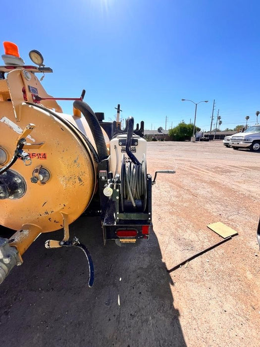 2020 Vac-Tron LP573XDT Tier 4 Kohler Diesel Engine, 500 Gallon Debris Tank w/ Hydraulic Tilt, two (2) 100 Gallon Water Tanks, Low Profile Torsion Axles (12,000 GVWR), Manual Jack Trailer