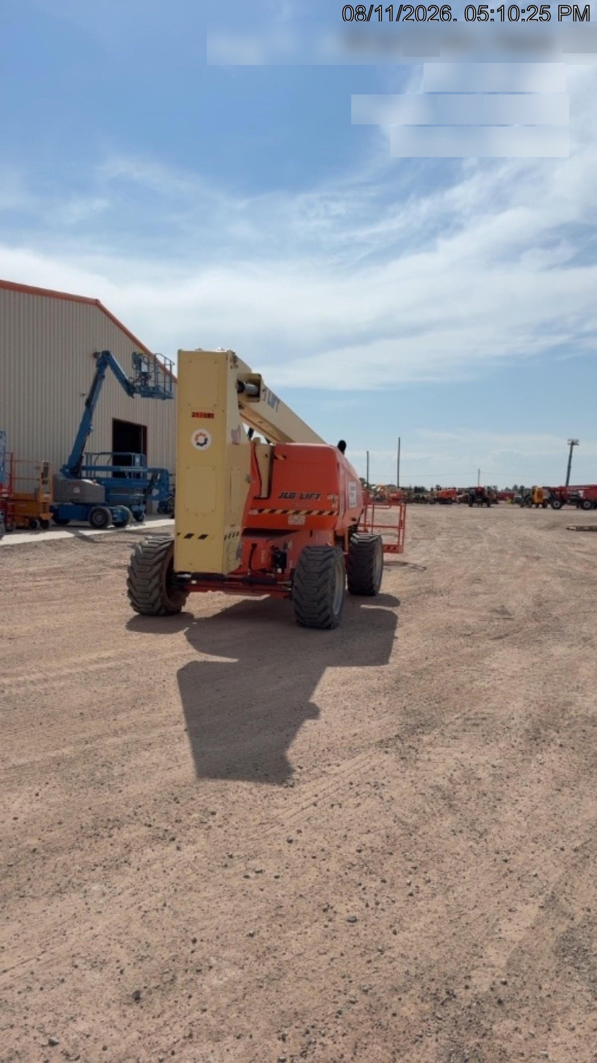 2022 JLG 800AJ