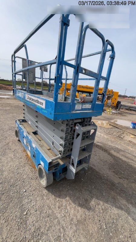 2019 Genie GS-4047 Folding rails with half height swing gate