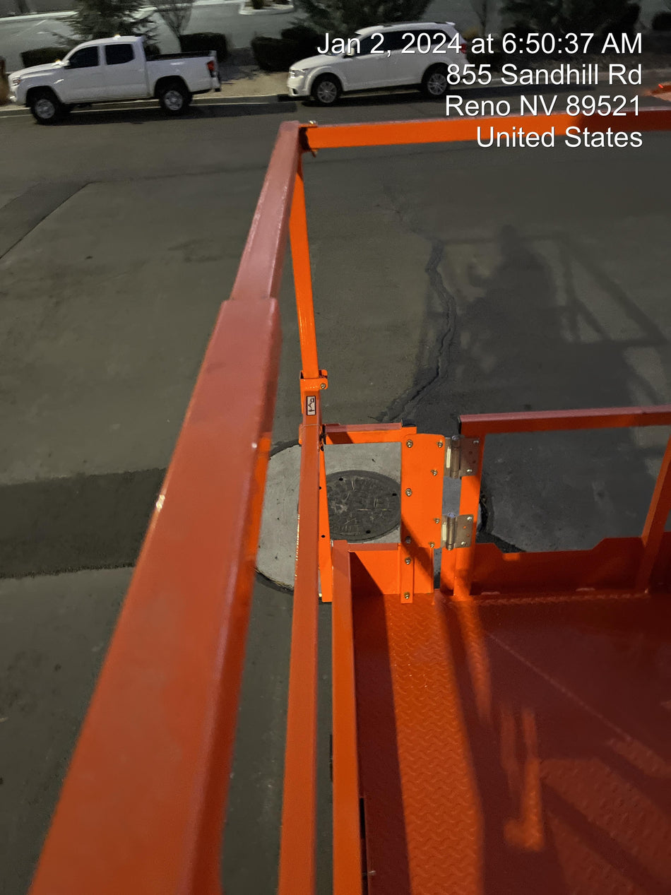2022 JLG ES3246