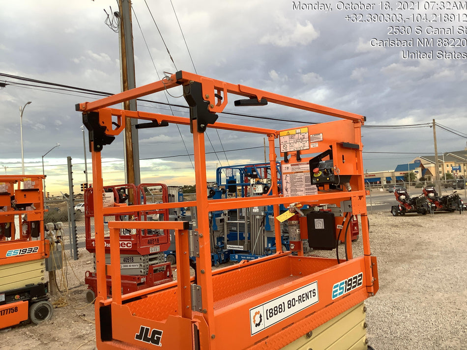 2021 JLG ES1932