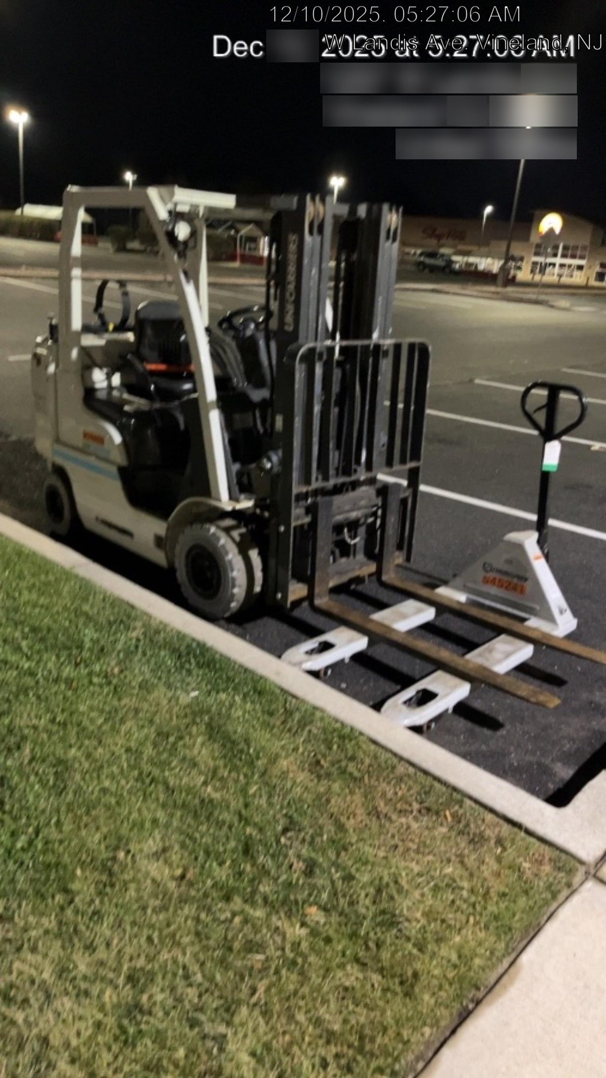 2025 STRONGWAY 4400 lb Pallet Jack
