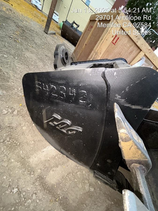 2025 TAKEUCHI 18" HD Bucket - Takeuchi