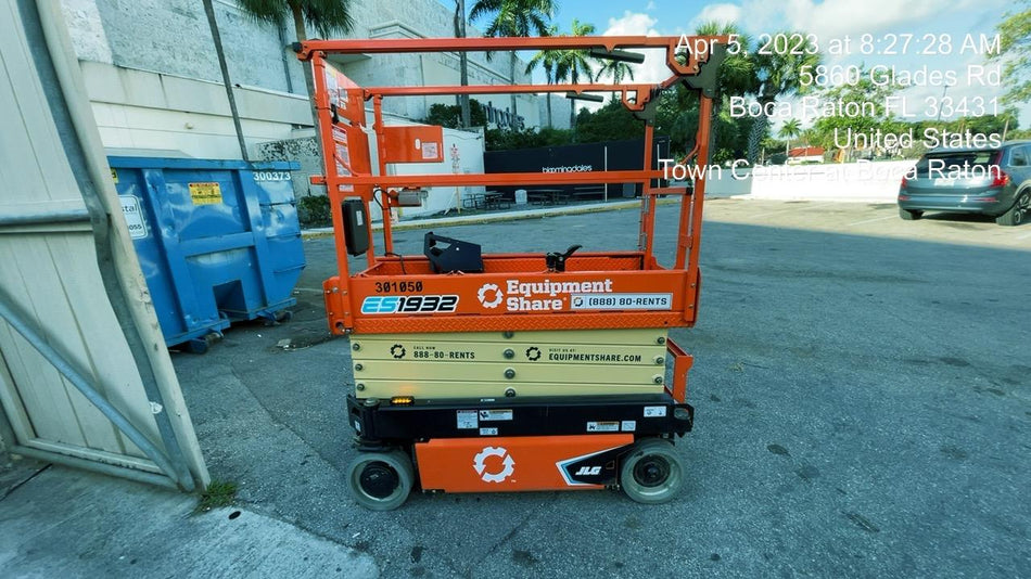 2023 JLG ES1932