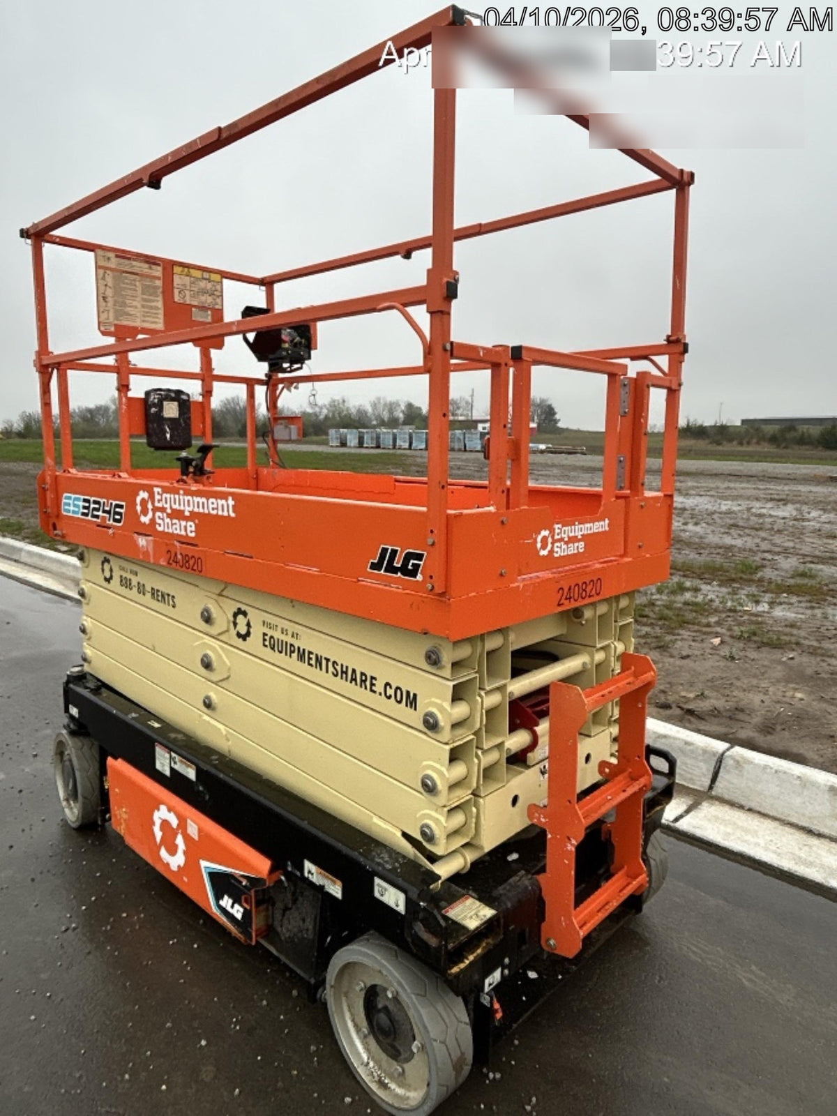2022 JLG ES3246