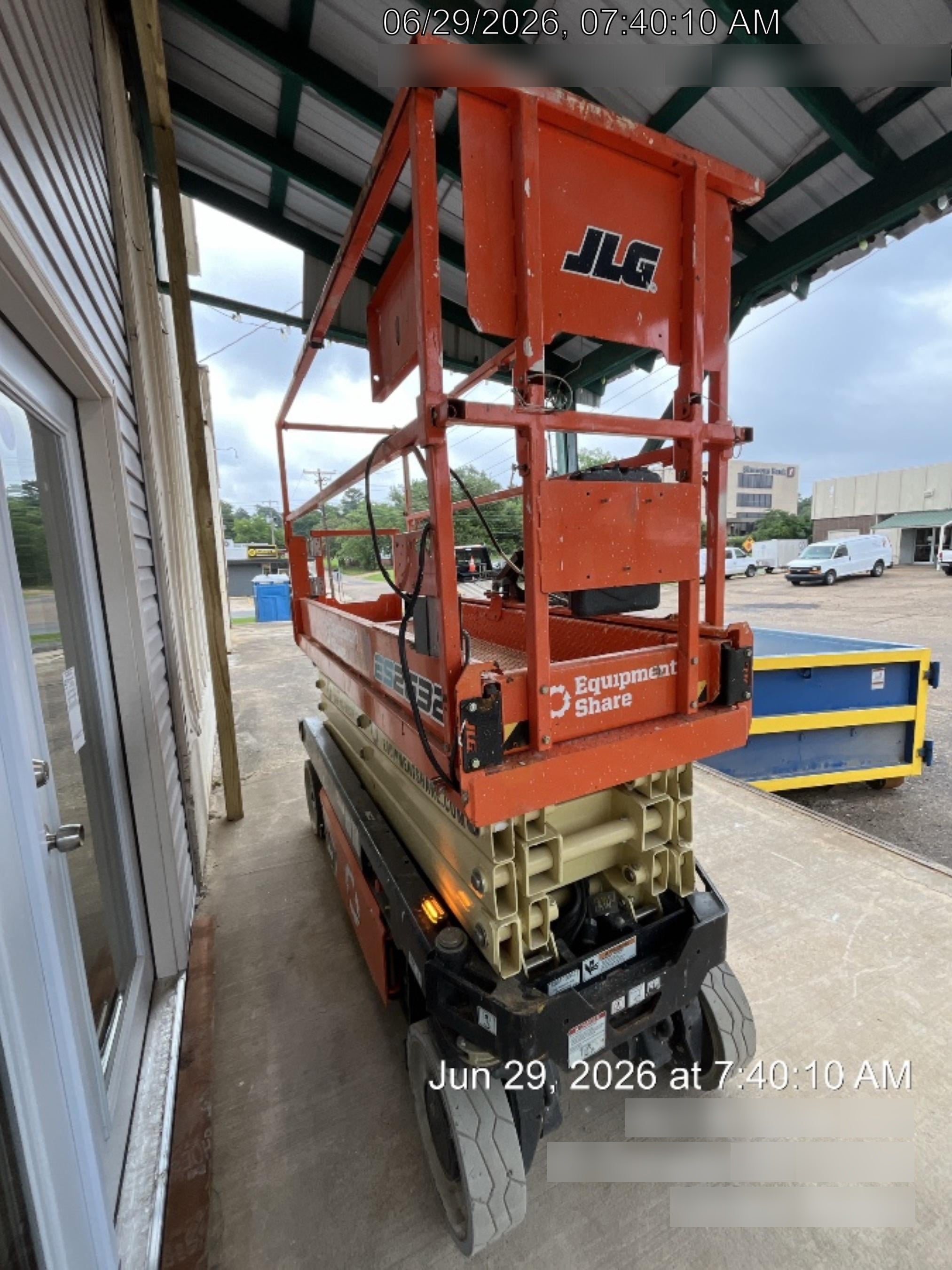 2023 JLG ES2632