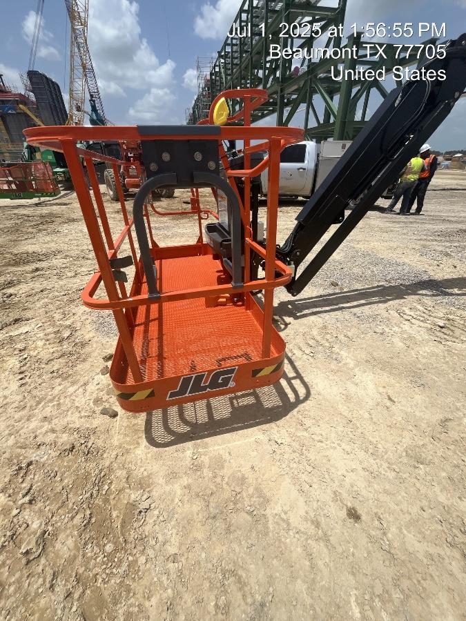 2025 JLG 860SJ