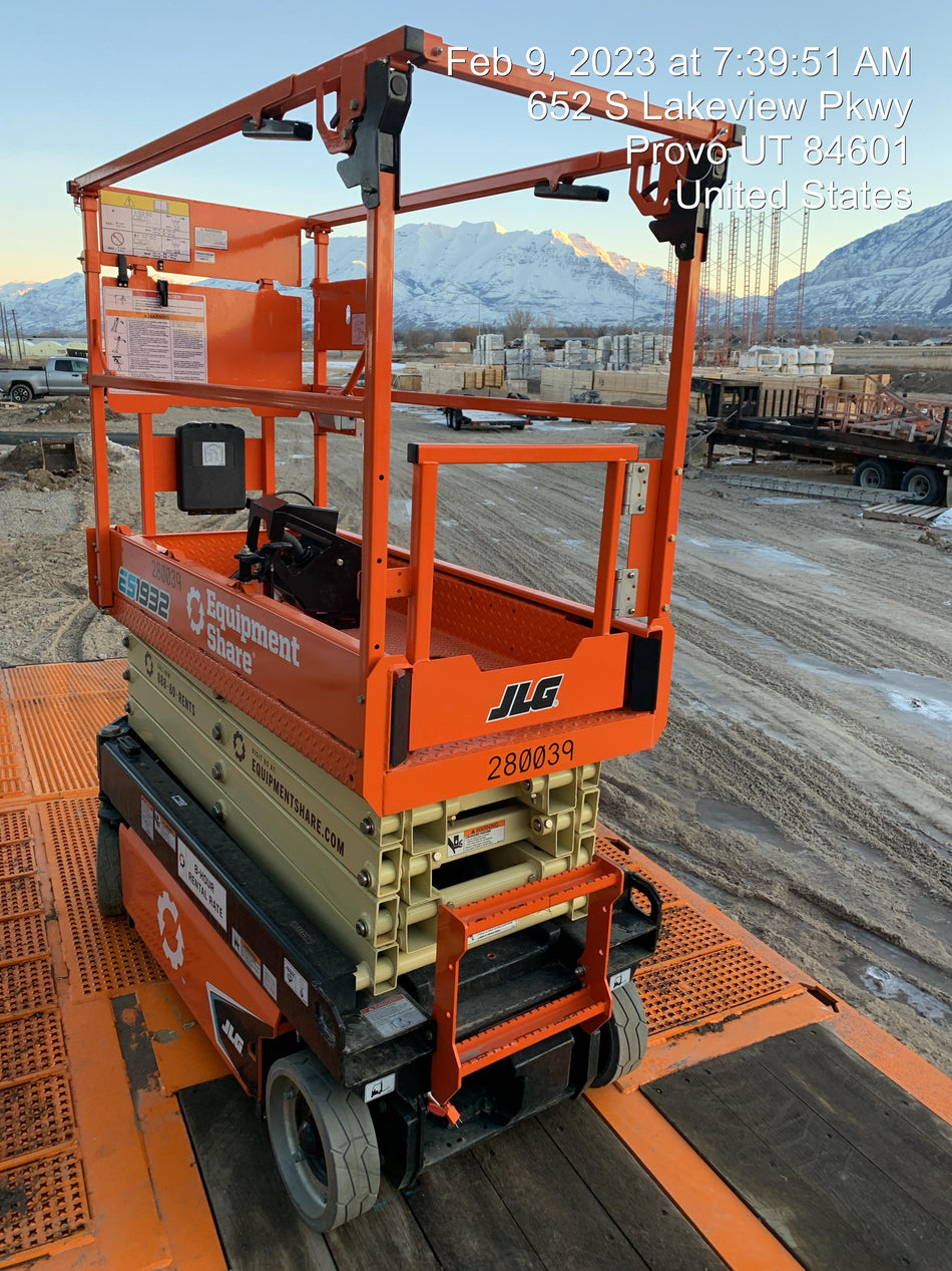 2022 JLG ES1932